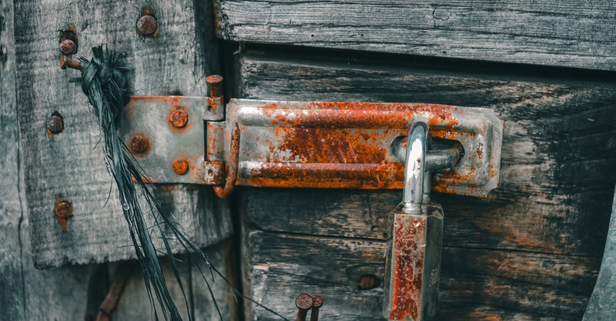 locksmith service technician — Purple Locksmith NYC