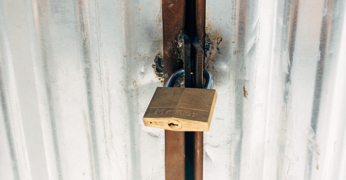 locksmith service technician — Purple Locksmith NYC